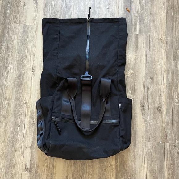 DEFY VERBOCKEL ROLLTOP BACKPACK 2.0 UN-ZIPPED BLACK WAX CANVAS - Picture 3 of 9